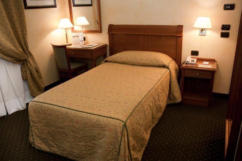 Hotel Touring Coccaglio Zewnętrze zdjęcie